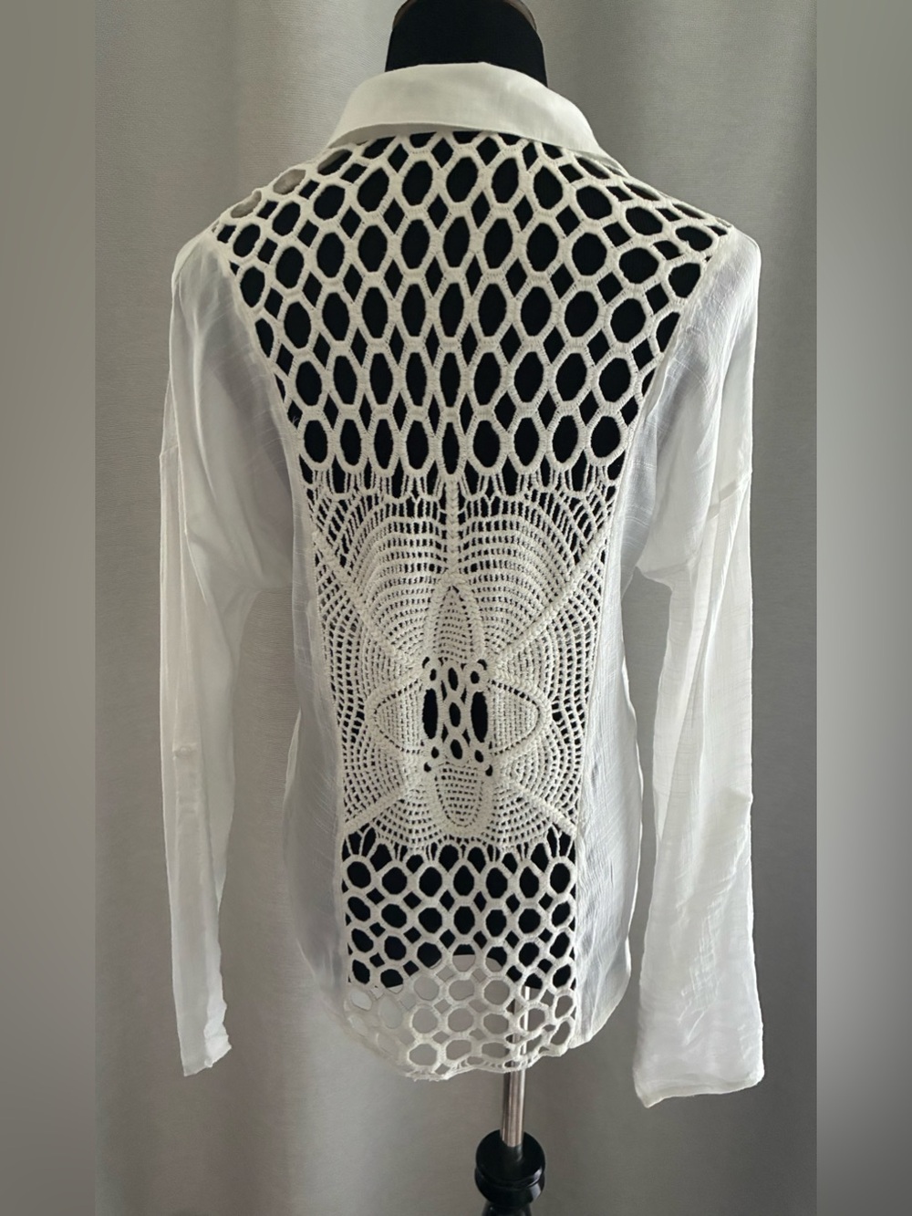 mine White Crochet-Back Long-Sleeve Shirt